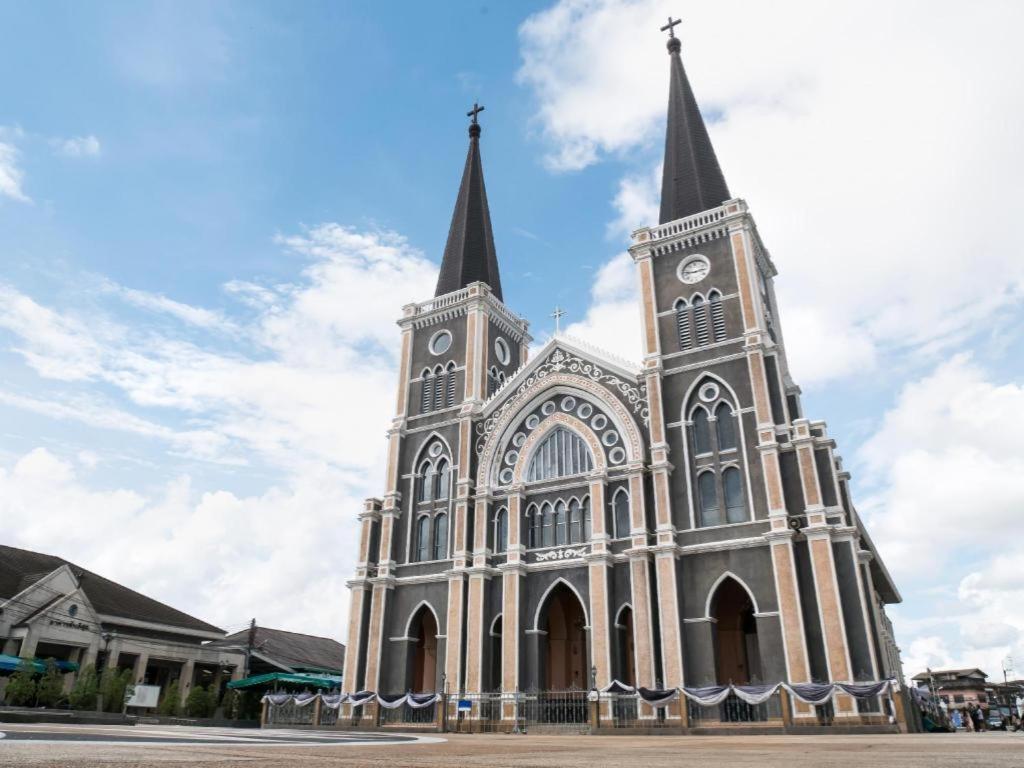 Bussarakam Place Hotel Chanthaburi Exterior foto